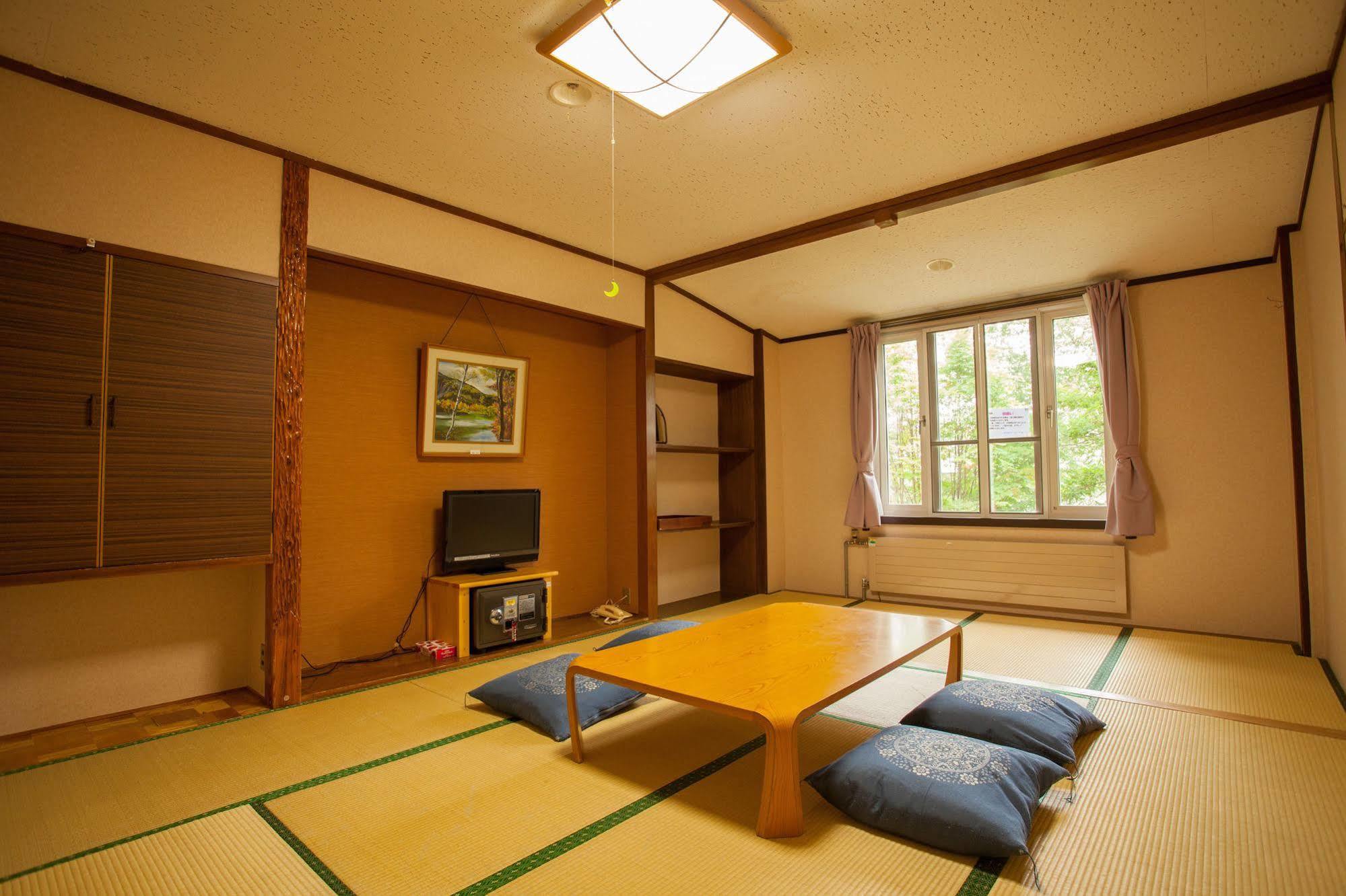 Hotel Mutsumi Shiga Kogen Exterior photo